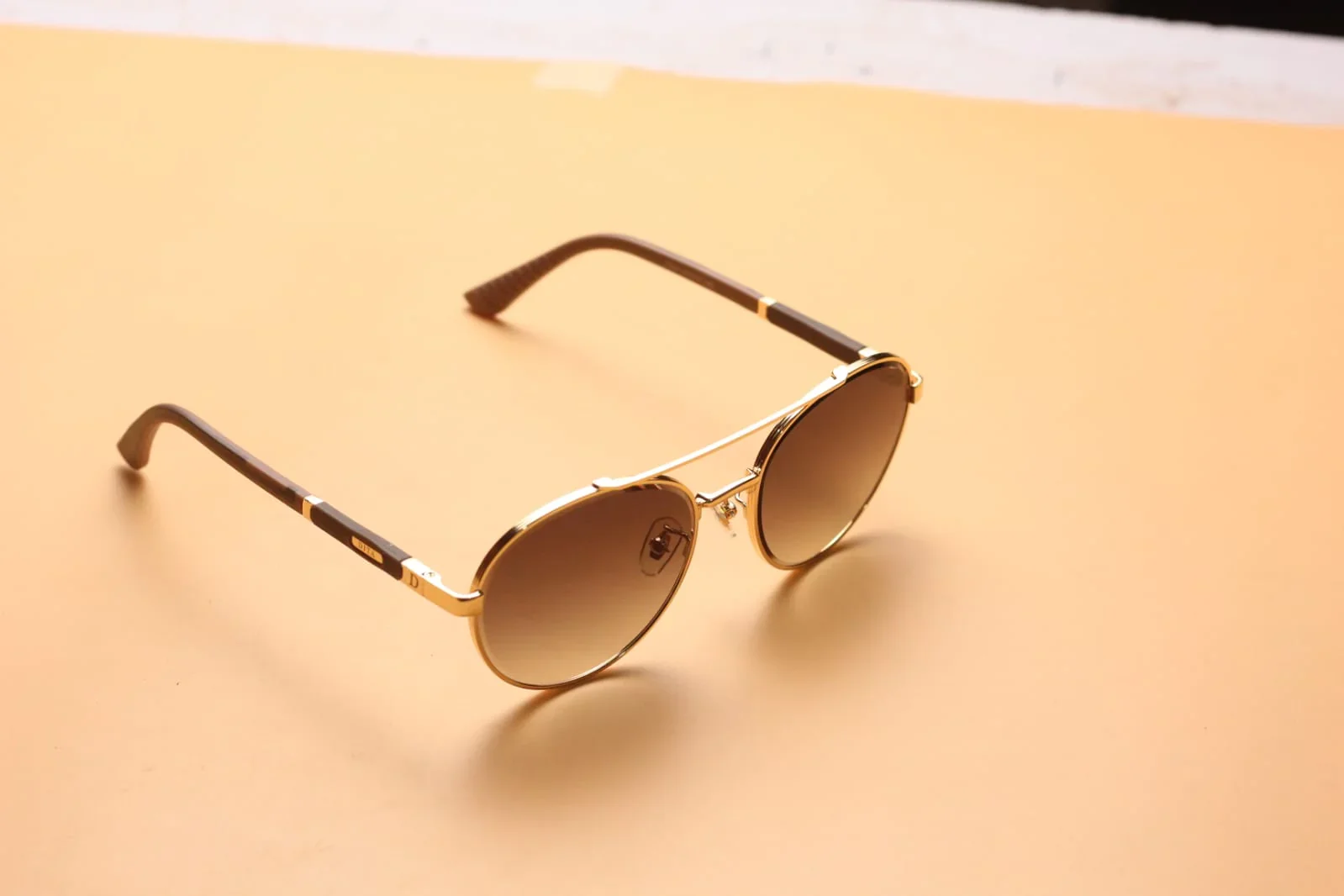 Clear Vision, Iconic Style